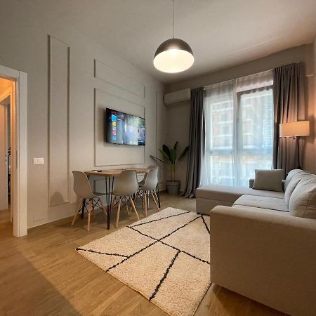 Square 21 Apartments Tiranë Ngoại thất bức ảnh