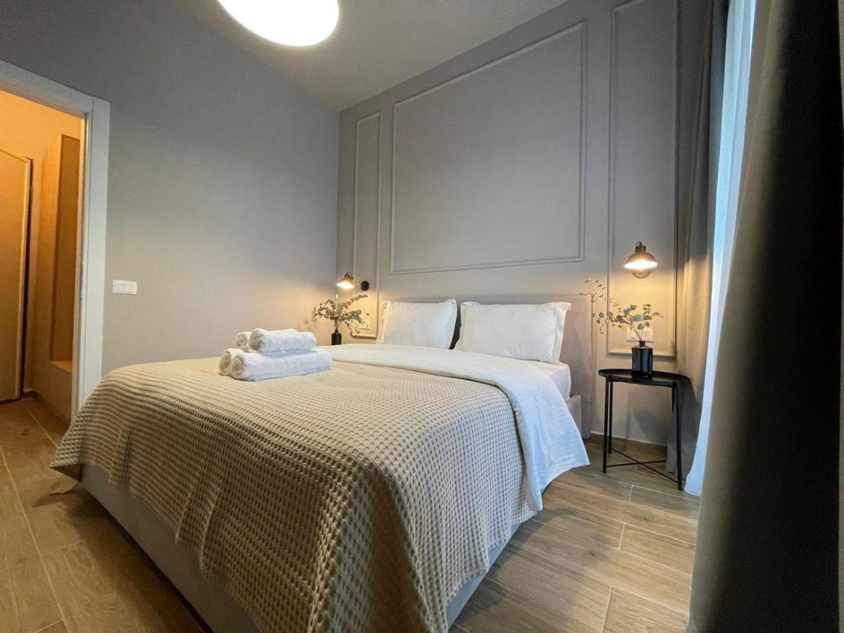 Square 21 Apartments Tiranë Ngoại thất bức ảnh