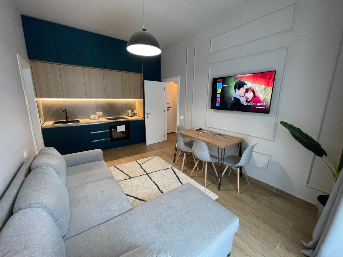 Square 21 Apartments Tiranë Ngoại thất bức ảnh