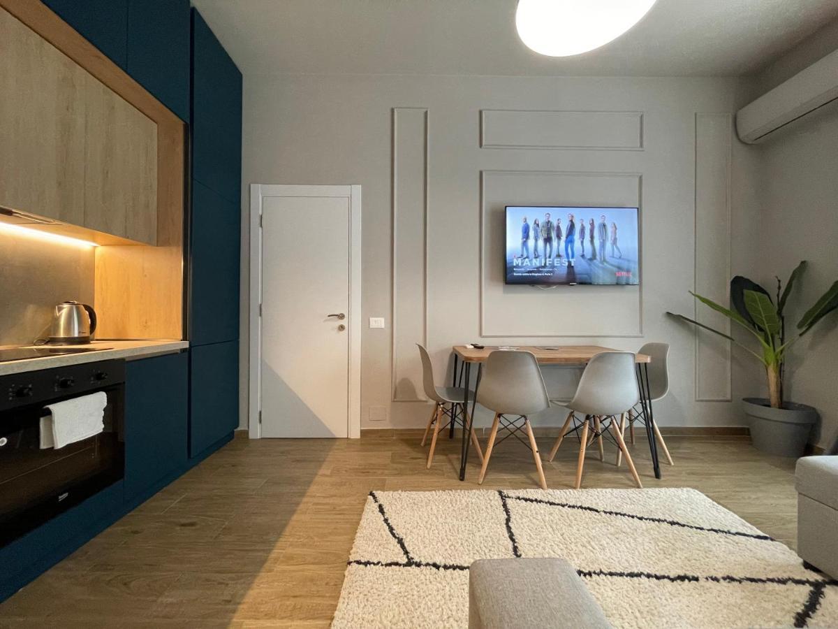 Square 21 Apartments Tiranë Ngoại thất bức ảnh