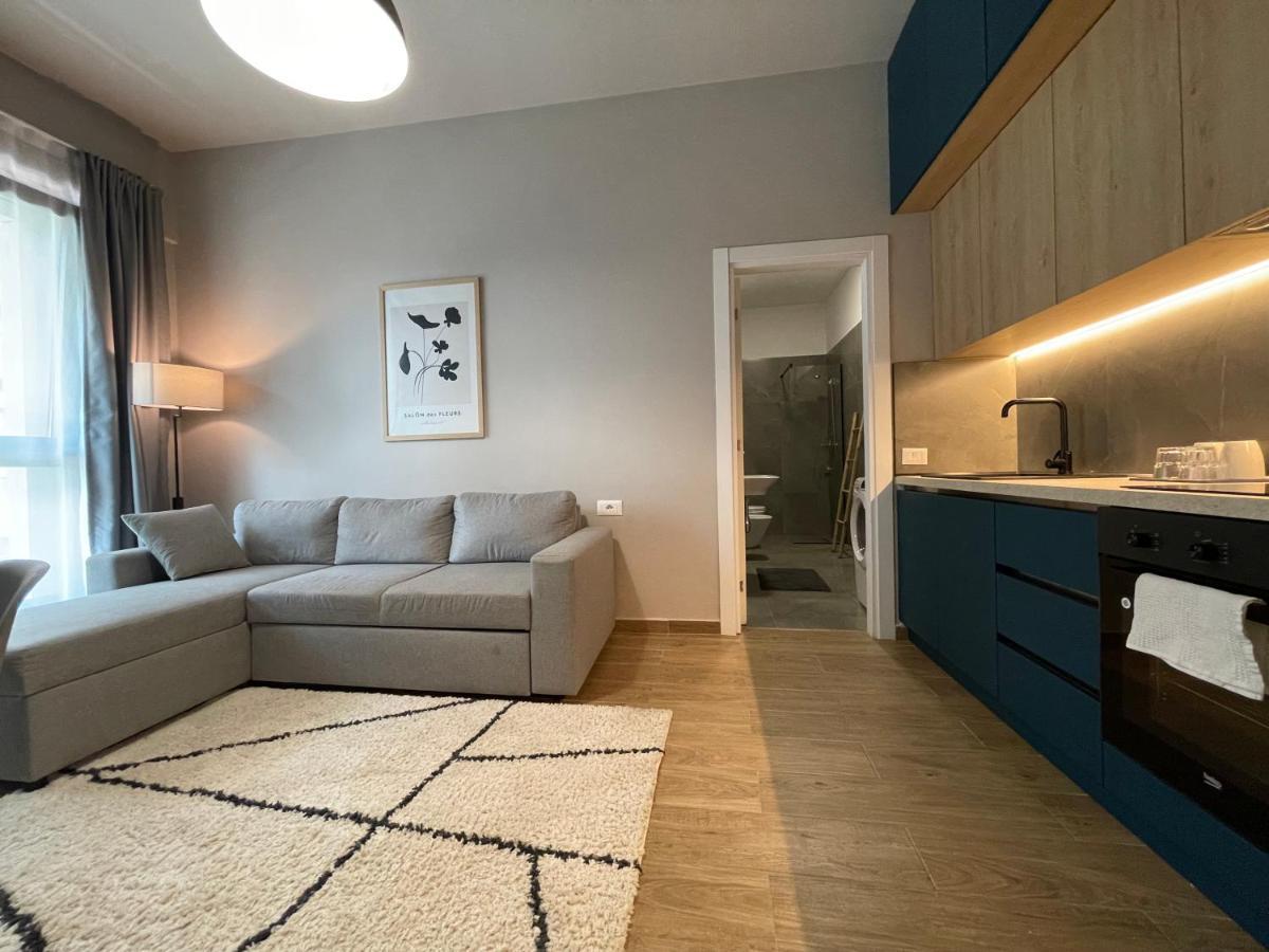 Square 21 Apartments Tiranë Ngoại thất bức ảnh